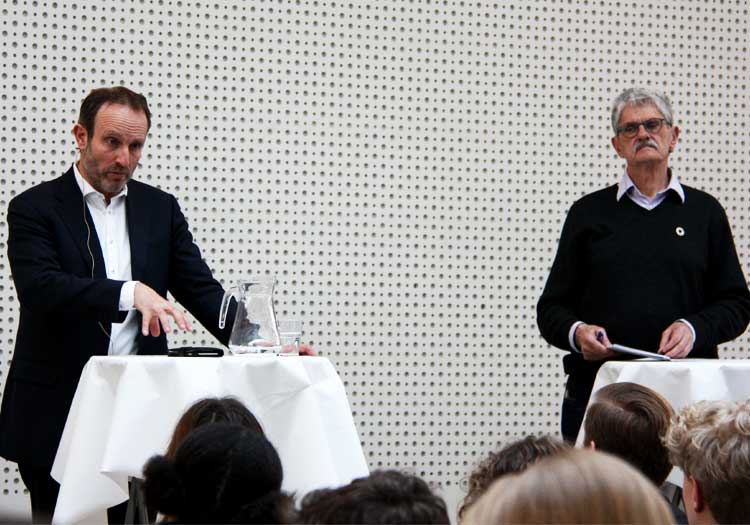 Mogens Lykketoft og Martin Lidegaard bag hver deres talepult
