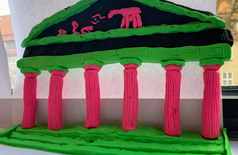 Tempel fra oldtiden lavet i modellervoks